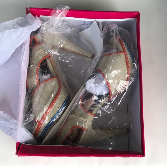 NWT CR Collection Sandals - Picture 8 of 8